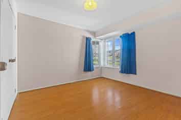 7 Meadowland Drive, Somerville