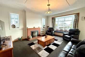 427 Queens Drive, Windsor