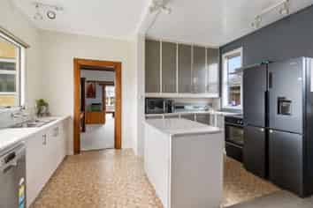 43 Marston Road, Kensington
