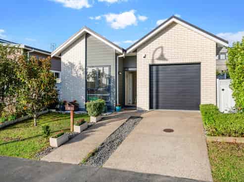50 Cape Cod Drive, Gulf Harbour