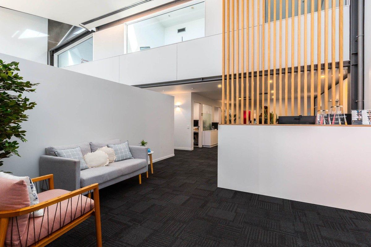 Smart Out-of-Town Office - View 4