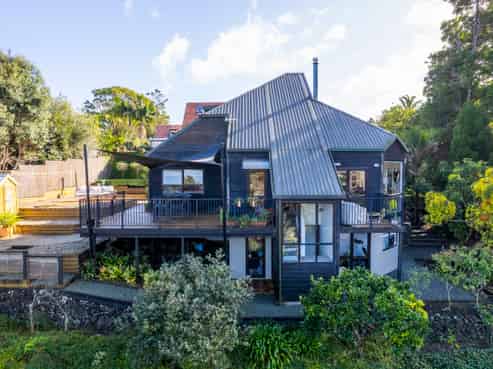 10 Rurumoki Street, Regent