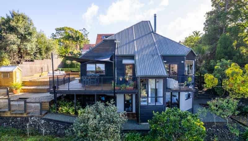 10 Rurumoki Street, Regent