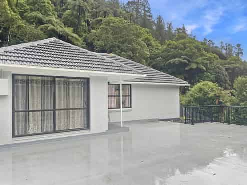 A/70 Sunny Grove , Wainuiomata