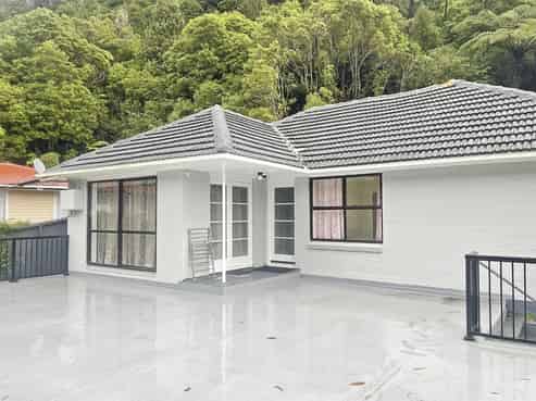 A/70 Sunny Grove , Wainuiomata