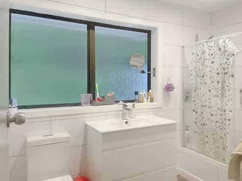 A/70 Sunny Grove , Wainuiomata