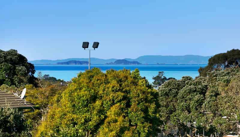 779 East Coast Road, Northcross