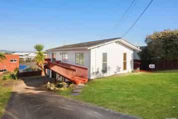 779 East Coast Road, Northcross