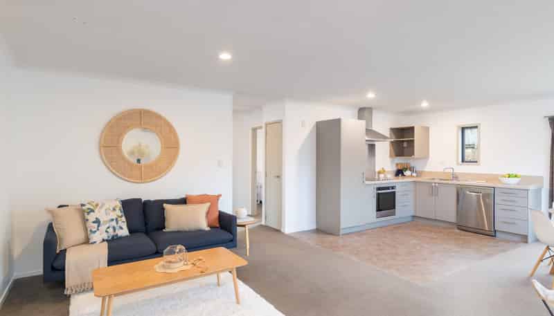 52 Sunstone Crescent, Brown Owl