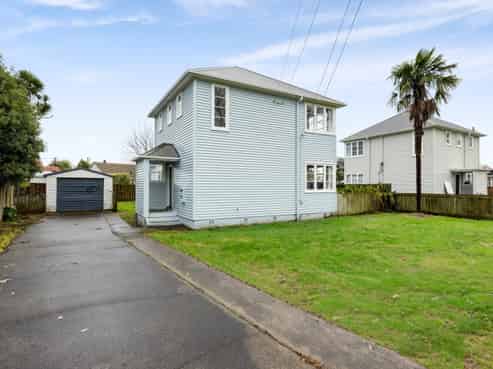 11 Old Farm Road, Hamilton East