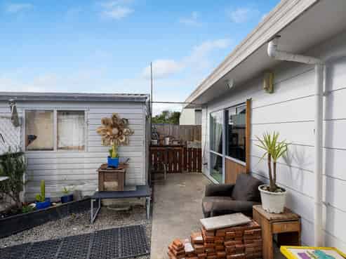 25 Moana View Road, Waikawa