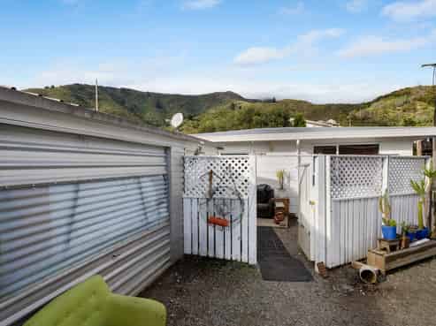 25 Moana View Road, Waikawa
