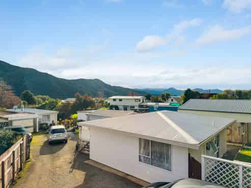 25 Moana View Road, Waikawa
