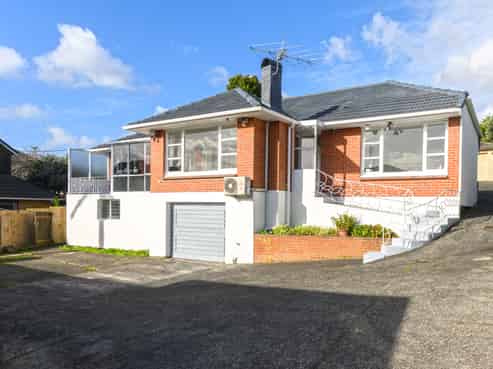 2B Eaton Road, Hillsborough