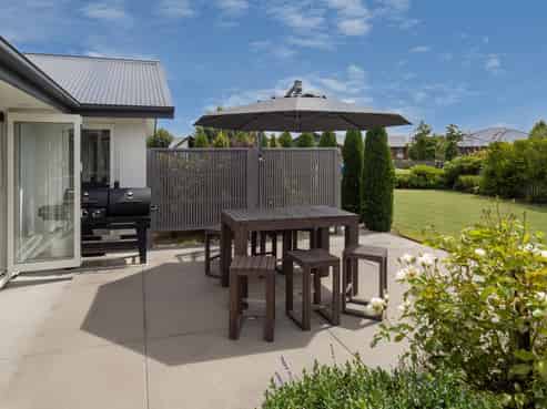 11 Charlesworth Drive, Allenton