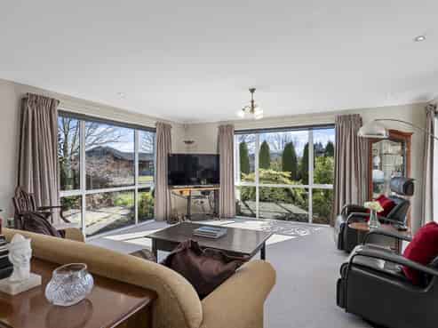 11 Charlesworth Drive, Allenton