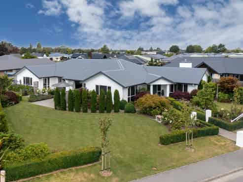 11 Charlesworth Drive, Allenton