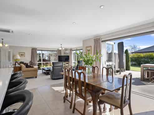 11 Charlesworth Drive, Allenton
