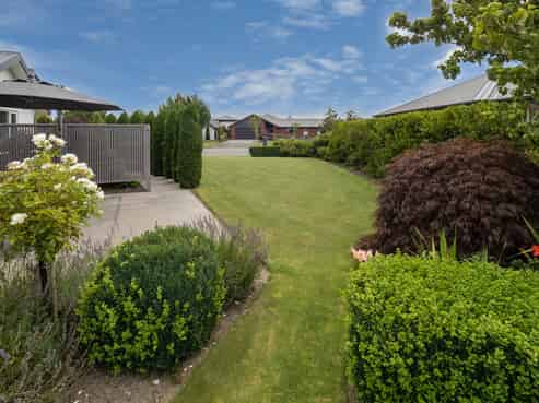 11 Charlesworth Drive, Allenton