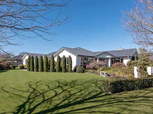 11 Charlesworth Drive, Allenton