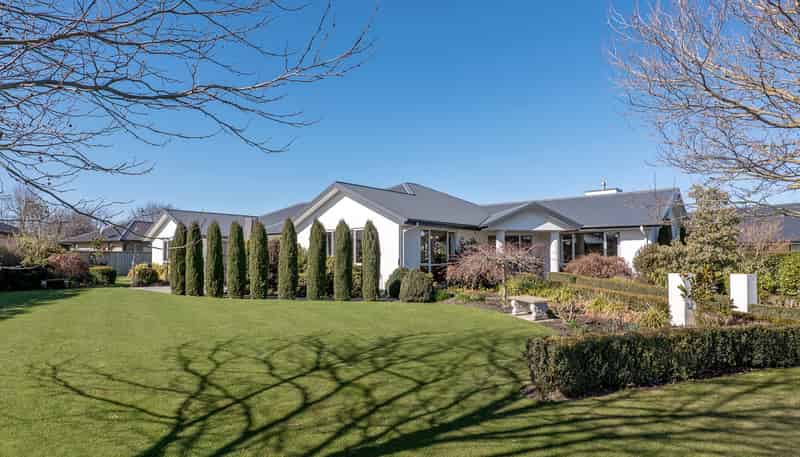 11 Charlesworth Drive, Allenton