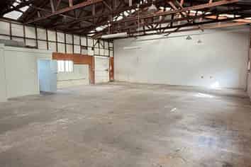 Heavy Industrial Unit with Yard - Glendene