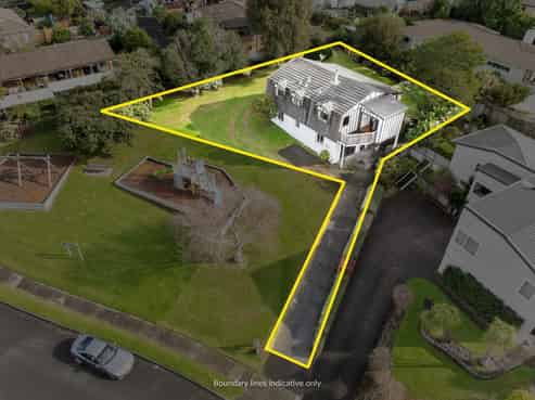 53 Heron Avenue East, Matua