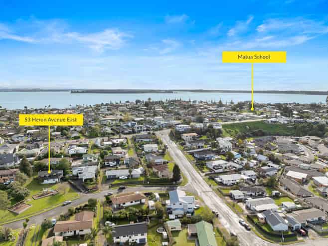 53 Heron Avenue East, Matua