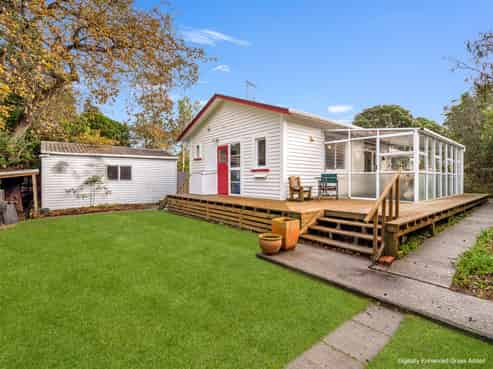 32 Hutchison Crescent, Durie Hill