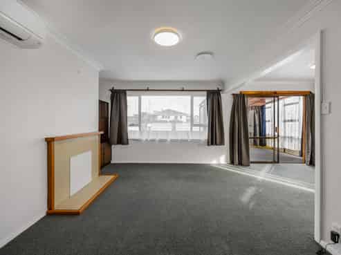102 Brecon Road, Stratford