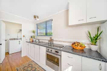2/136 Buckland Road, Manukau