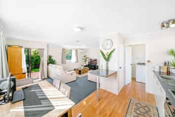 2/136 Buckland Road, Manukau