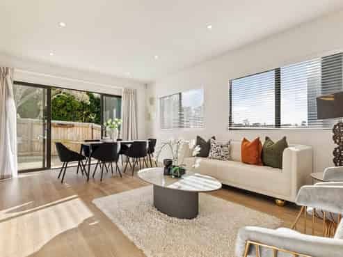 2/71 Sunrise Avenue, Murrays Bay