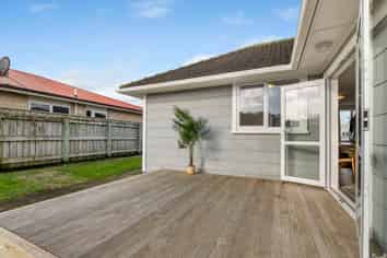 30 Ihaia Road, OPUNAKE