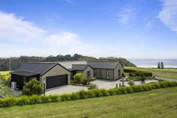 5 Hurihuri Road, Okura Bush
