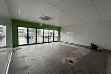 High Profile Rosebank Road Retail