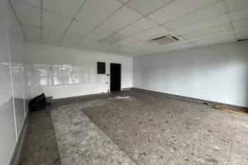 High Profile Rosebank Road Retail