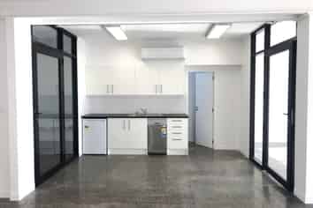 PREMIUM MEDICAL OR STUDIO SPACE
