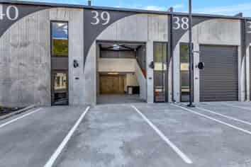 SECURE VERSATILE STORAGE/OFFICE SPACE
