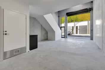 SECURE VERSATILE STORAGE/OFFICE SPACE