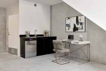 SECURE VERSATILE STORAGE/OFFICE SPACE