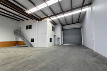 1,437M² HIGH STUD WAREHOUSE
