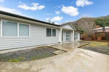 137A Wellington Road, Wainuiomata