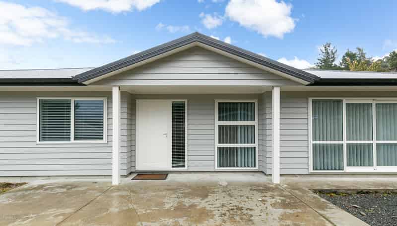 137A Wellington Road, Wainuiomata