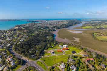 32 Awanui Road, Red Beach