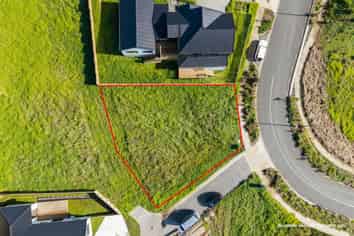 32 Awanui Road, Red Beach