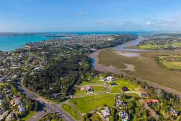 13 Awanui Road, Red Beach