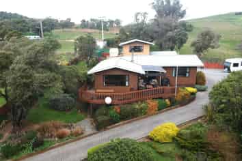16 Coronation Street, Moeraki