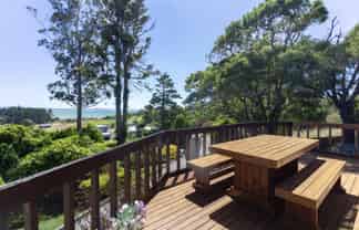 16 Coronation Street, Moeraki