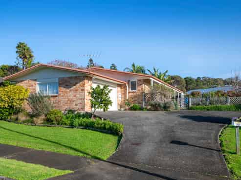 72 Cabeleigh Drive, Helensville